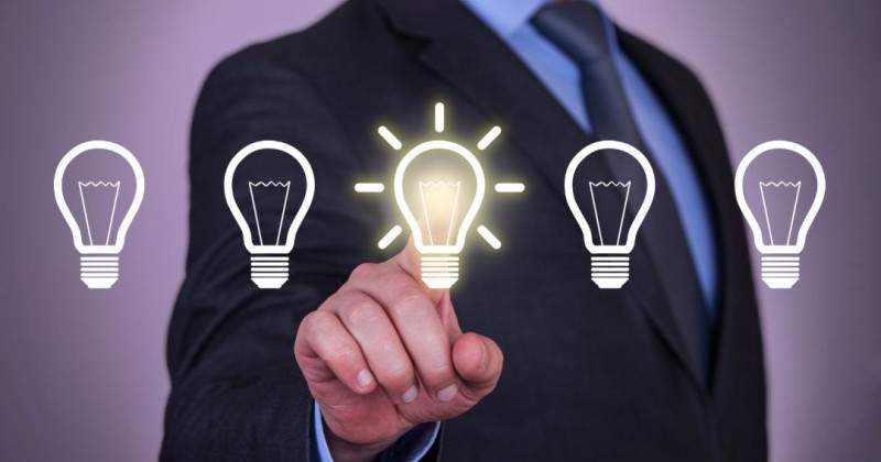 Gestor, pantalla, bombilla, idea